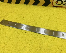 Накладка на бампер Toyota