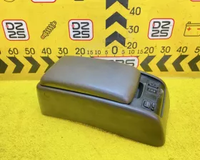 Бардачок между сиденьями Toyota