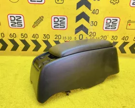 Бардачок между сиденьями Toyota