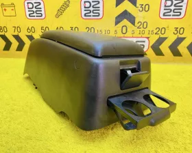 Бардачок между сиденьями Toyota