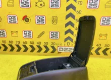 Бардачок между сиденьями TOYOTA HIACE 1999 5881126040 KZH106W 1KZTE, передний