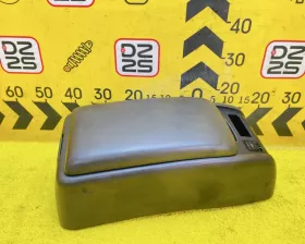 Бардачок между сиденьями Toyota