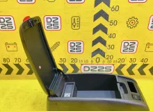 Бардачок между сиденьями TOYOTA HIACE 1998 5881126040 KZH106W 1KZTE, передний