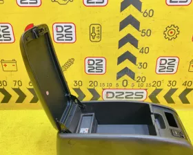 Бардачок между сиденьями Toyota