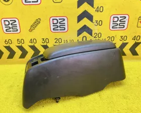 Бардачок между сиденьями Toyota