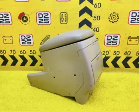 Бардачок между сиденьями Toyota
