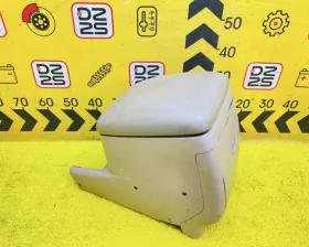 Бардачок между сиденьями Toyota