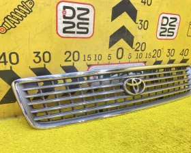 Решетка радиатора Toyota
