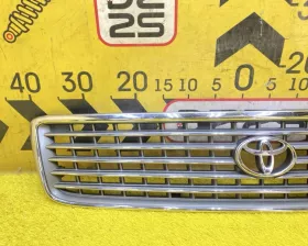 Решетка радиатора Toyota