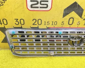 Решетка радиатора Toyota