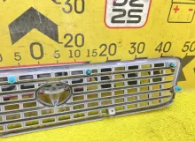 Решетка радиатора TOYOTA HIACE 1998 5311126130 KZH106W 1KZTE, передняя