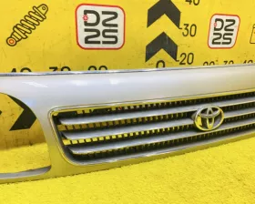 Решетка радиатора Toyota