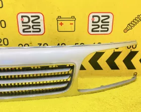 Решетка радиатора Toyota