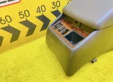 Бардачок между сиденьями TOYOTA HIACE 1995 5881026011 KZH106W 1KZTE, передний