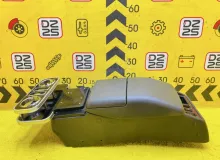 Бардачок между сиденьями TOYOTA HIACE 1995 5881026011 KZH106W 1KZTE, передний