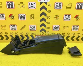 Бардачок между сиденьями Mercedes-Benz