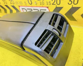 Бардачок между сиденьями Mercedes-Benz