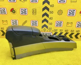 Бардачок между сиденьями Toyota