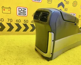 Бардачок между сиденьями Toyota