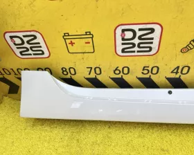 Накладка на порог TOYOTA