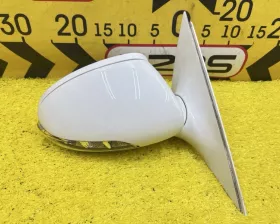 Уши Mercedes-Benz