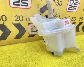 Бачок стеклоомывателя Toyota
