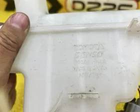 Бачок стеклоомывателя Toyota