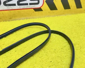Молдинги на крыше Toyota