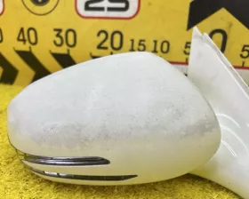 Уши Mercedes-Benz