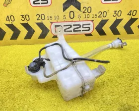 Бачок стеклоомывателя Toyota