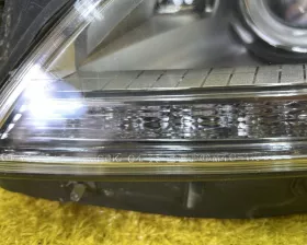 Фара Mercedes-Benz