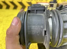 Счетчик воздуха Mercedes-Benz E-CLASS 2013 A2760940148 WDD212 M276DE35, передний Счетчик воздуха Mercedes-Benz E-CLASS 2013 A2760940148 WDD212 M276DE35, передний