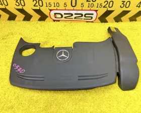 Пластиковая крышка на двс Mercedes-Benz