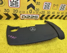 Пластиковая крышка на двс Mercedes-Benz