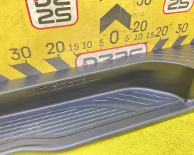 Накладка на порог Toyota