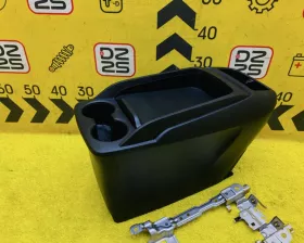 Бардачок между сиденьями Toyota