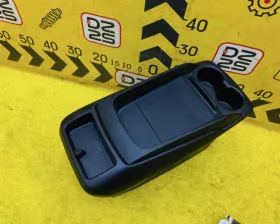 Бардачок между сиденьями Toyota