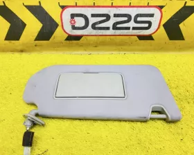 Козырек Nissan