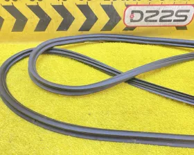 Уплотнительная резинка багажника Toyota
