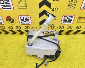 Бачок стеклоомывателя Toyota