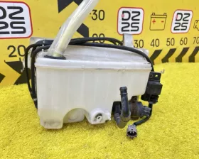 Бачок стеклоомывателя Toyota