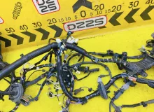 Коса под капот TOYOTA VELLFIRE 2015 8211158600 AGH35W 2ARFE, передняя