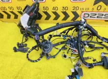 Коса под капот TOYOTA VELLFIRE 2015 8211158600 AGH35W 2ARFE, передняя