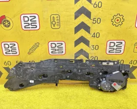Доводчик двери Toyota