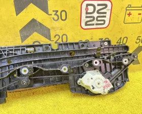 Доводчик двери Toyota