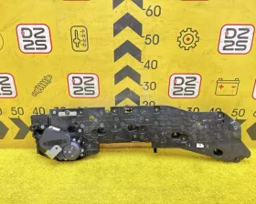 Доводчик двери Toyota
