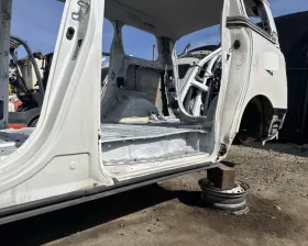 Порог кузова Toyota