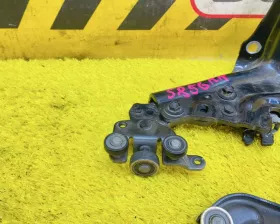 Ролик раздвижной двери Toyota