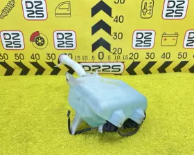 Бачок стеклоомывателя Toyota