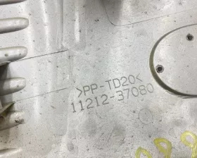 Пластиковая крышка на двс Toyota